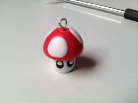 Ciondolo FUNGO in pasta polimerica che a richiesta potrà diventare uno splendido portachiavi